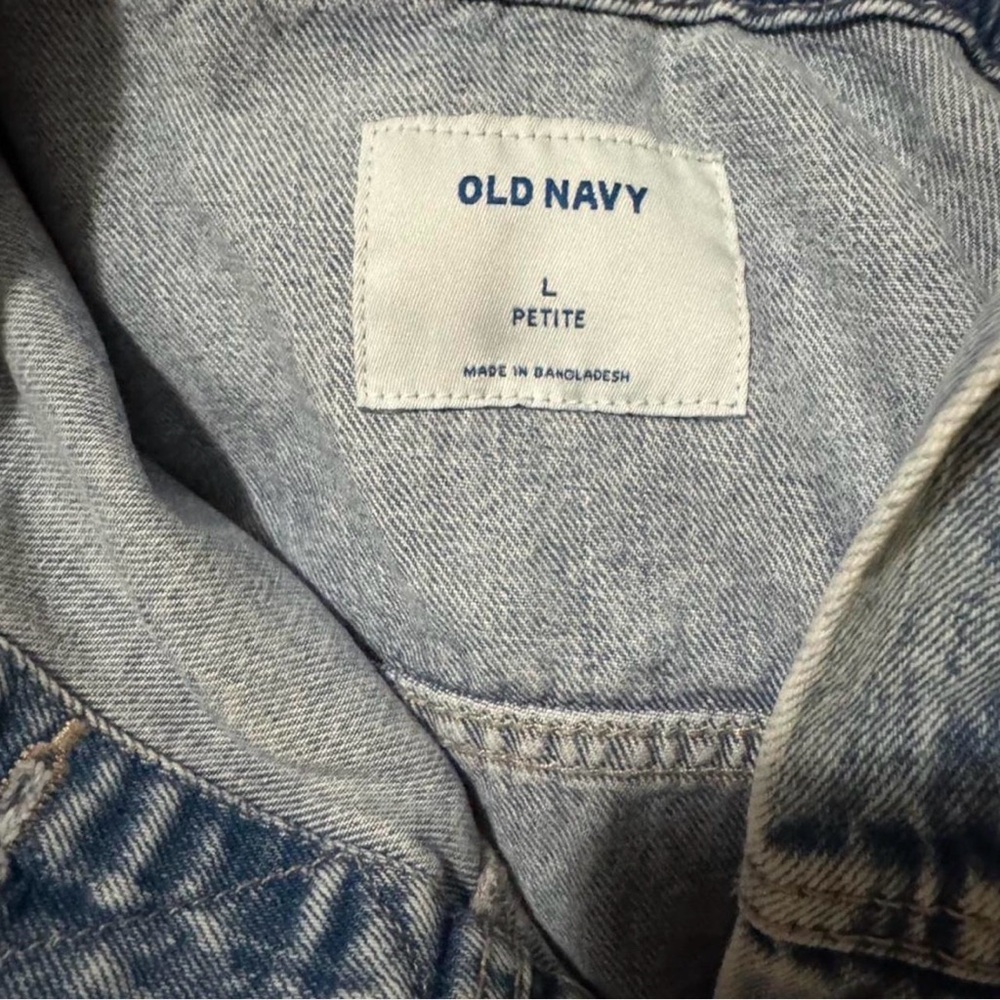 Old Navy Denim Jacket Women Large Blue Distressed Light Wash Trucker Jean Jacket - Picture 6 of 10